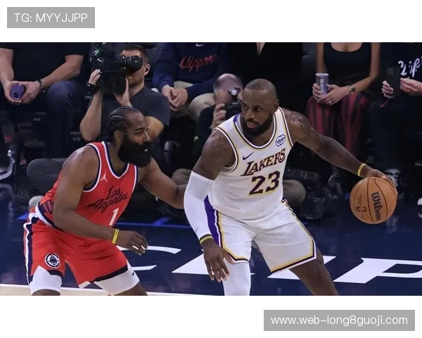 湖人连胜势头强劲詹姆斯状态火热引领球队冲击季后赛